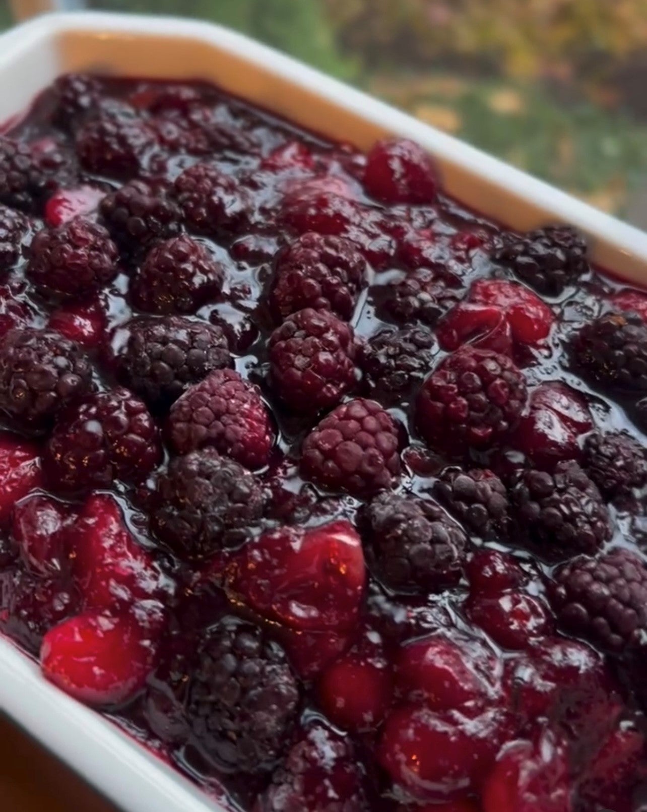 Fresh berry cranberry sauce made with SALTOPIA Cranberry Crazy vanilla bean infused sugar in a holiday serving bowl