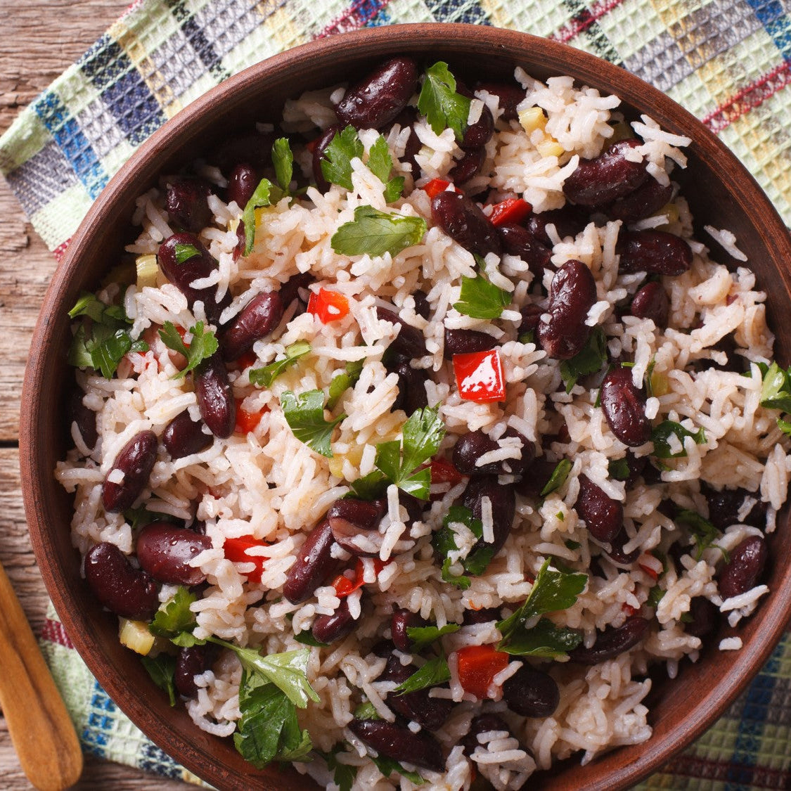 A pot of perfectly cooked gourmet rice seasoned with SALTOPIA infused sea salt
